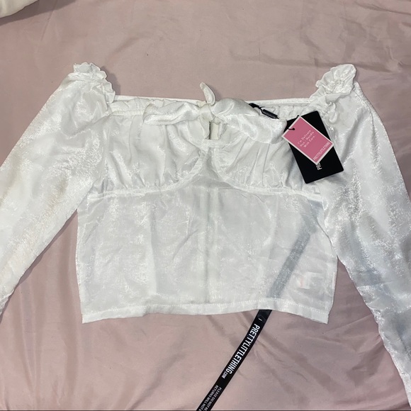 PRETTYLITTLETHING Satin Long Sleeve Top - Picture 3 of 4